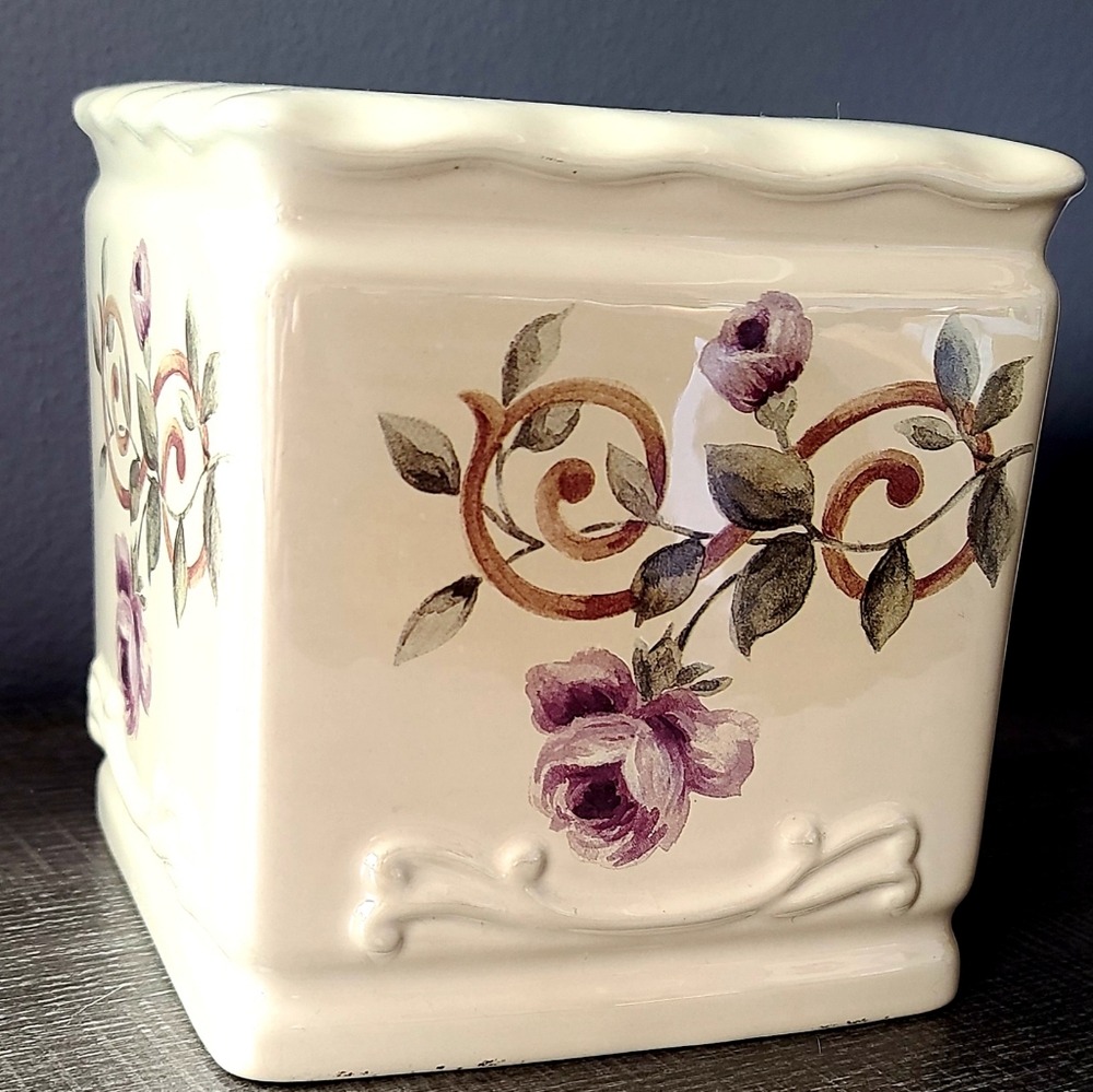 Croscill Chambord Tissue Box Cover